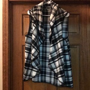 Plaid vest NWOT